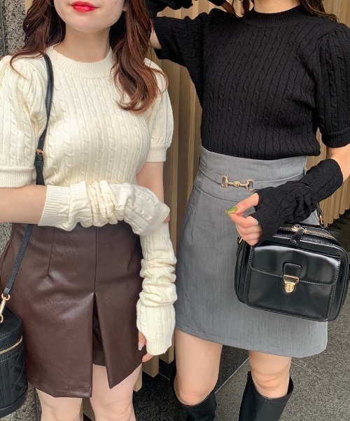 OLIVE des OLIVE（オリーブデオリーブ）の「アームウォーマー付ケーブルプルオーバー（ニット/セーター・レディース・ブラック/グレー/オフホワイト/グリーン・FREE）」の5枚目の写真