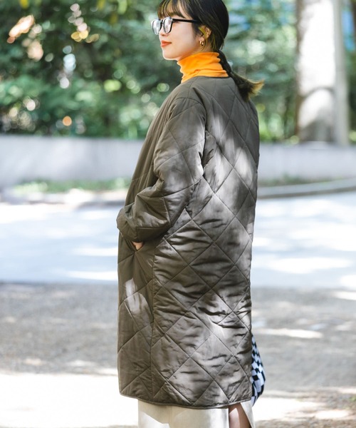 ITEMS URBANRESEARCH（アイテムズ アーバンリサーチ）の「中綿キルティングコート（ダウンジャケット/コート・レディース・ライトベージュ/チャコールグレー/オリーブ・MEDIUM/X-SMALL/SMALL）」の4枚目の写真