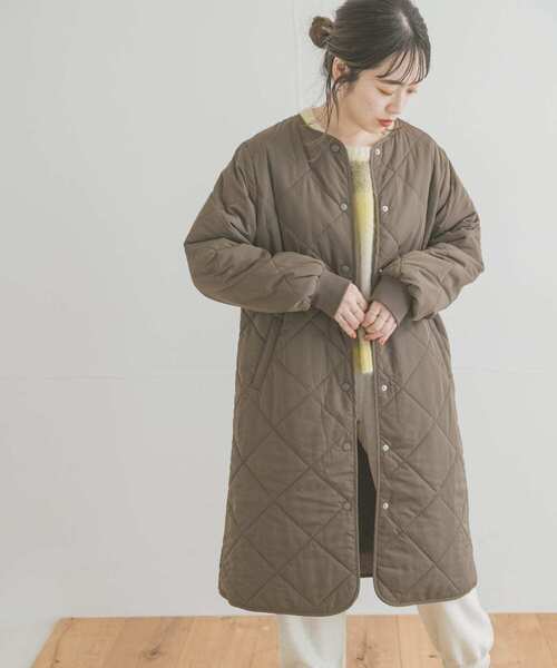 ITEMS URBANRESEARCH（アイテムズ アーバンリサーチ）の「中綿キルティングコート（ダウンジャケット/コート・レディース・ライトベージュ/チャコールグレー/オリーブ・MEDIUM/X-SMALL/SMALL）」の20枚目の写真