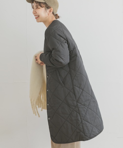 ITEMS URBANRESEARCH（アイテムズ アーバンリサーチ）の「中綿キルティングコート（ダウンジャケット/コート・レディース・ライトベージュ/チャコールグレー/オリーブ・MEDIUM/X-SMALL/SMALL）」の13枚目の写真