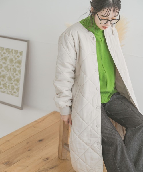 ITEMS URBANRESEARCH（アイテムズ アーバンリサーチ）の「中綿キルティングコート（ダウンジャケット/コート・レディース・ライトベージュ/チャコールグレー/オリーブ・MEDIUM/X-SMALL/SMALL）」の3枚目の写真