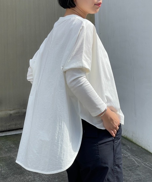 BEARDSLEY(ビアズリー)の「O【これからのニットのチクチク予防用インナーにも】布帛コンビ前後カットソー(Tシャツ/カットソー・レディース・ブラック/アイボリー・S/M)」の1枚目の写真