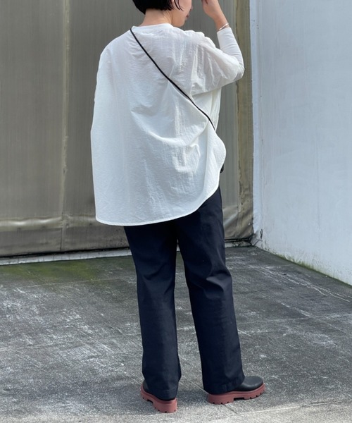 BEARDSLEY(ビアズリー)の「O【これからのニットのチクチク予防用インナーにも】布帛コンビ前後カットソー(Tシャツ/カットソー・レディース・ブラック/アイボリー・S/M)」の11枚目の写真