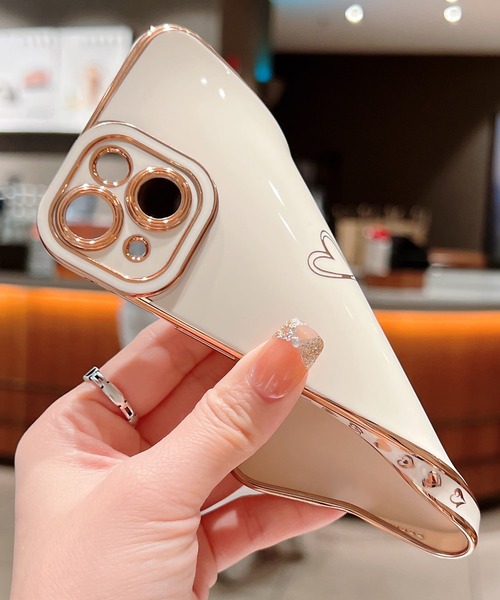 TeddyShop（テディショップ）の「【iPhone14用】メタリックゴールド背面ハートiPhoneケース（スマホケース/カバー・レディース・ブラウン/ホワイト/スモークピンク/ブラック/ブルー・ONE SIZE）」の10枚目の写真