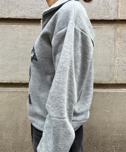 NANING9（ナンニング）の「NANING9 カラーワンポイントロゴトレーナー（スウェット・レディース・グレー/オートミール・FREE）」の17枚目の写真