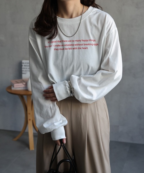 ap retro(アプレトロ)の「デザインロゴ プリントロンTee(Tシャツ/カットソー・レディース・アイボリー/チャコールグレー/ブラック/ホワイト×ブラック/ブラック系その他/オートミール/ブラック系その他2/ホワイト系その他/ホワイト系その他2/ホワイト系その他3/ブラック系その他3/ベージュ/ブラック系その他4/グレー系その他/ホワイト系その他4・FREE)」の3枚目の写真