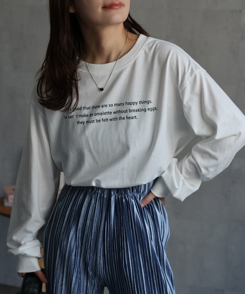 ap retro(アプレトロ)の「デザインロゴ プリントロンTee(Tシャツ/カットソー・レディース・アイボリー/チャコールグレー/ブラック/ホワイト×ブラック/ブラック系その他/オートミール/ブラック系その他2/ホワイト系その他/ホワイト系その他2/ホワイト系その他3/ブラック系その他3/ベージュ/ブラック系その他4/グレー系その他/ホワイト系その他4・FREE)」の5枚目の写真