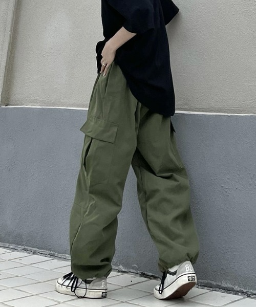 りぇ/ NUMBER18 ohako ⿻ ルーズ カーゴパンツ 春 カーキ CLEA（クレア）の「ミリタリーワイドカーゴパンツ（カーゴパンツ