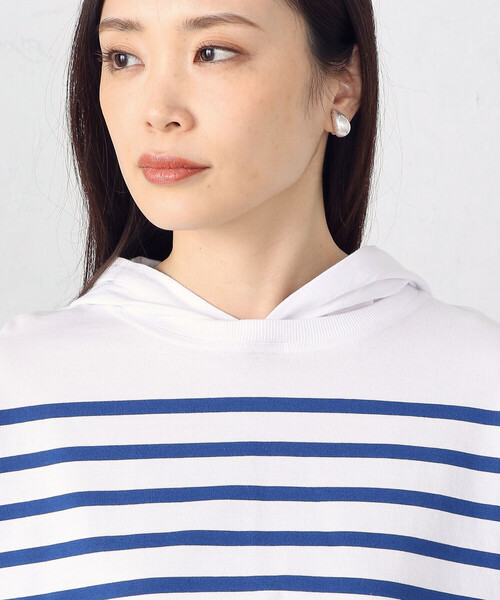 COMME CA ISM（コムサイズム）の「パネルボーダー　フート付きカットソー（パーカー・レディース・ホワイト×ブルー・MEDIUM/LARGE）」の13枚目の写真