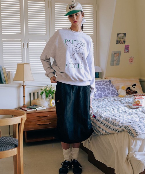 BITTER CELLS（ビターセルズ）の「BITTER CELLS／シマリスプルオーバー(ウラケ) 2193587（スウェット・レディース・ナチュラル/ライトグレー/ネイビー・MEDIUM/SMALL）」の4枚目の写真