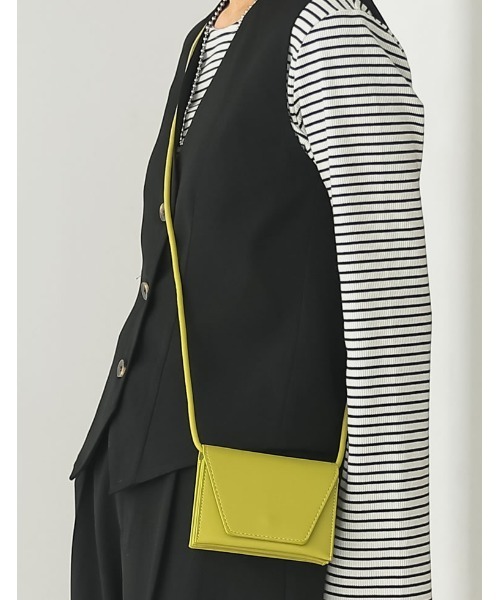 Re:EDIT（リエディ）の「スクエアコンパクショルダーバッグ（ショルダーバッグ・レディース・アイボリー/ダークブラウン/ブルー/グリーン・FREE）」の4枚目の写真