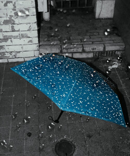 bpr BEAMS（ビーピーアール ビームス ）の「bPr BEAMS / スプラッシュ リフレクター 折り畳み傘（折りたたみ傘・レディース・ブラック/オリーブ/サックスブルー・ONE SIZE）」の3枚目の写真