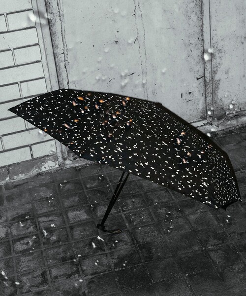 bpr BEAMS（ビーピーアール ビームス ）の「bPr BEAMS / スプラッシュ リフレクター 折り畳み傘（折りたたみ傘・レディース・ブラック/オリーブ/サックスブルー・ONE SIZE）」の2枚目の写真