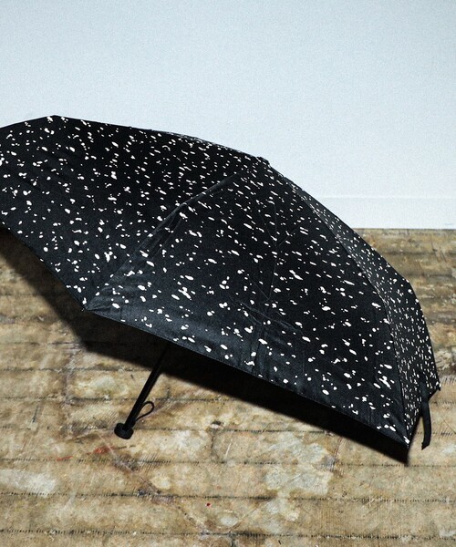 bpr BEAMS（ビーピーアール ビームス ）の「bPr BEAMS / スプラッシュ リフレクター 折り畳み傘（折りたたみ傘・レディース・ブラック/オリーブ/サックスブルー・ONE SIZE）」の6枚目の写真