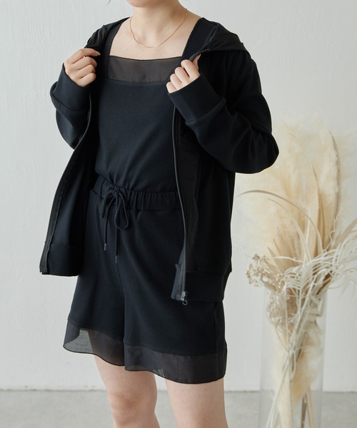 COLLAGE GALLARDAGALANTE（コラージュガリャルダガランテ）の「シアー切替スクエアタンク/C'NOTE（タンクトップ・レディース・ホワイト/チャコールグレー/ベージュ/ブラック/ブルー/グレー系その他/ホワイト系その他・FREE）」の12枚目の写真