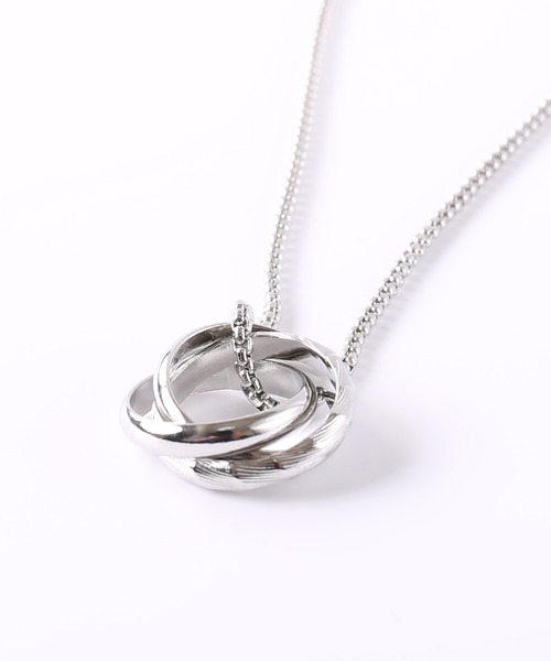 improves（インプローブス）の「三連リング チャーム トップ ネックレス（ネックレス・メンズ・シルバー・FREE）」の5枚目の写真