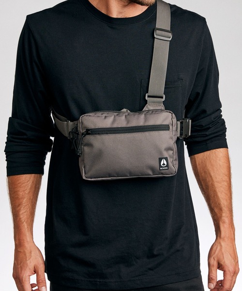 NIXON（ニクソン）の「【NIXON/ニクソン】Bandit Bag　ボディバッグ 　容量2L　海洋プラスチックを採用したサステイナブルモデル（ボディバッグ/ウエストポーチ・メンズ・チャコール・FREE）」の7枚目の写真