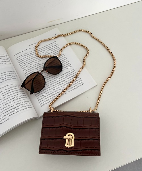 prose verse（プロズヴェール）の「クロコ調スクエアミニチェーンバッグ（ショルダーバッグ・レディース・ブラウン/グリーン/ブラック・ﾌﾘ-）」の3枚目の写真