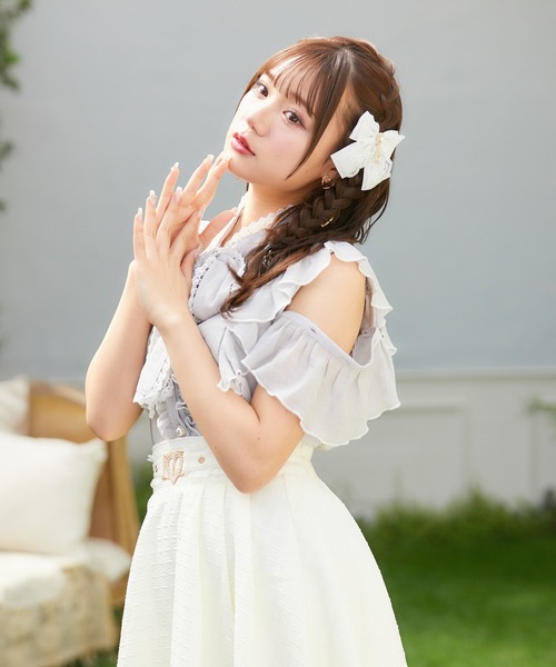 ROJITA(ロジータ)の「2Wayラッフルシアーブラウス(シャツ/ブラウス・レディース・ブラック/ホワイト/グレー・FREE)」の4枚目の写真