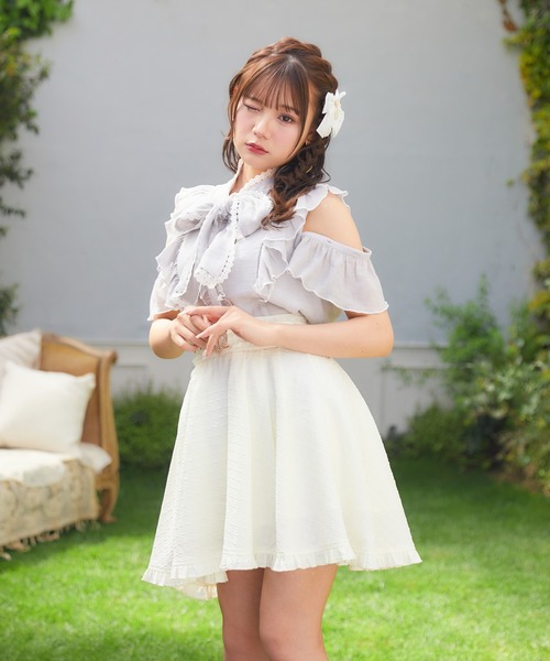 ROJITA(ロジータ)の「2Wayラッフルシアーブラウス(シャツ/ブラウス・レディース・ブラック/ホワイト/グレー・FREE)」の12枚目の写真