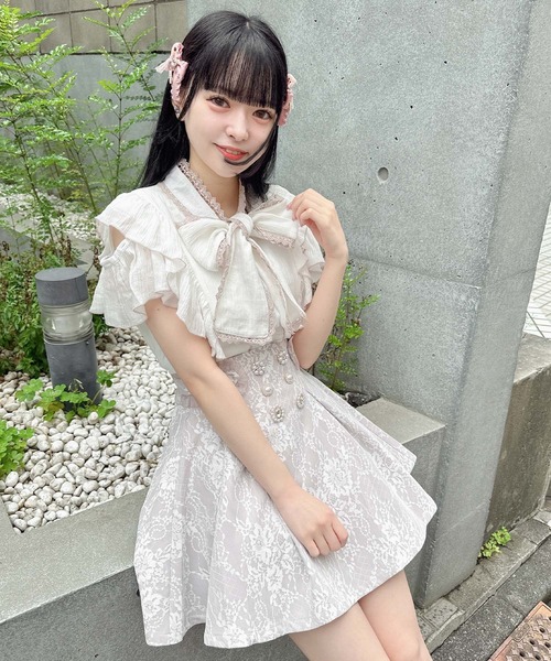 ROJITA(ロジータ)の「2Wayラッフルシアーブラウス(シャツ/ブラウス・レディース・ブラック/ホワイト/グレー・FREE)」の16枚目の写真