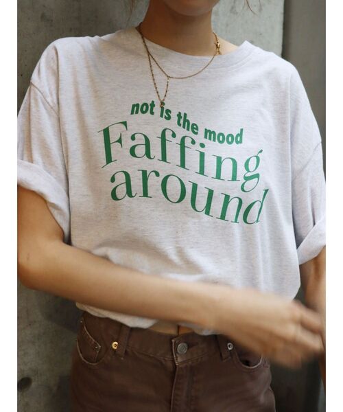 EVRIS（エヴリス）の「Faffing around BIG Tシャツ（Tシャツ/カットソー・レディース・ホワイト/グレー/ブラック・FREE）」の9枚目の写真
