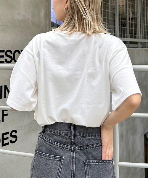 INGNI（イング）の「シンプル刺しゅうロゴTシャツ／A（Tシャツ/カットソー・レディース・ホワイト×ブラック/ブラック×ホワイト・M）」の6枚目の写真