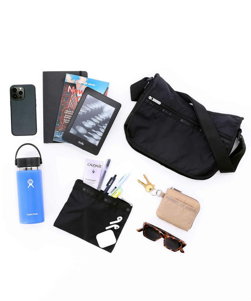 LeSportsac(レスポートサック)の「CLASSIC HOBO ディープシーブルー(ショルダーバッグ・レディース・ブルー・FREE)」の11枚目の写真