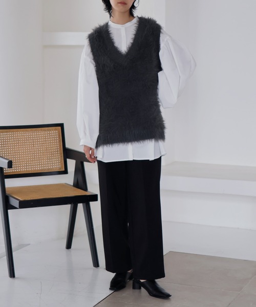 LIAN(リアン)の「フェザーヤーンベスト(ベスト・レディース・チャコールグレー/アイボリー/グレー・FREE)」の4枚目の写真