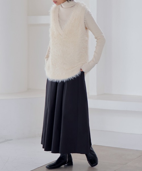 LIAN(リアン)の「フェザーヤーンベスト(ベスト・レディース・チャコールグレー/アイボリー/グレー・FREE)」の11枚目の写真