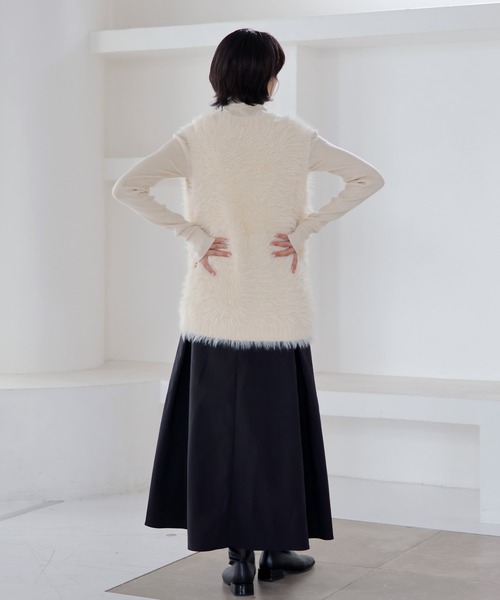 LIAN(リアン)の「フェザーヤーンベスト(ベスト・レディース・チャコールグレー/アイボリー/グレー・FREE)」の13枚目の写真