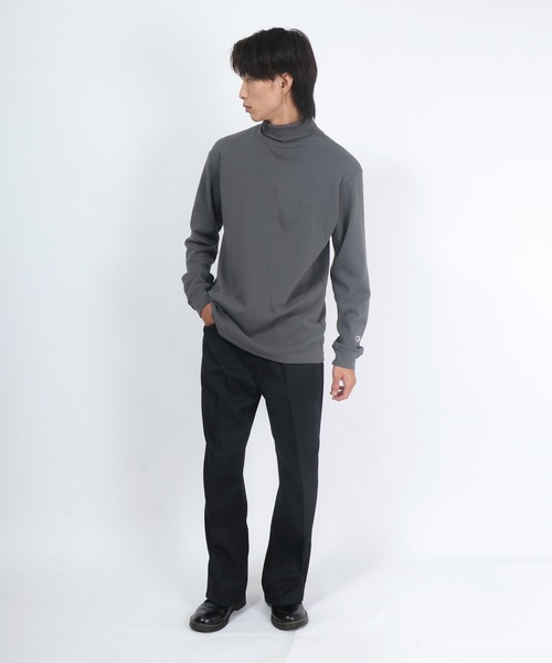 Champion(チャンピオン)の「Champion(チャンピオン)コットンスムースタートルネック無地ロンT/ロングスリーブTシャツ/長袖(Tシャツ/カットソー・メンズ・ブラック/オフホワイト/チャコールグレー・M/L/XL)」の21枚目の写真