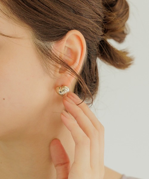 flower(フラワー)の「ハートピアス(ピアス(片耳用)・レディース・シルバー/ゴールド・FREE)」の4枚目の写真