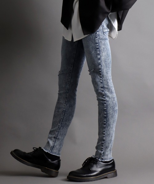 SITRY(シトリー)の「super stretch damaged denim skinny pants/スーパーストレッチ ダメージデニム スキニーパンツ(デニムパンツ・メンズ・ワンウォッシュ/ブラック/ケミカルウォッシュ/ブラック系その他/ライトインディゴブルー・LL/M/L)」の5枚目の写真