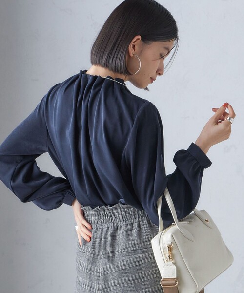 【セール】〈手洗い可能〉ネック ギャザー ソリッド 起毛 サテン ブラウス（シャツ/ブラウス）｜SHIPS（シップス）
