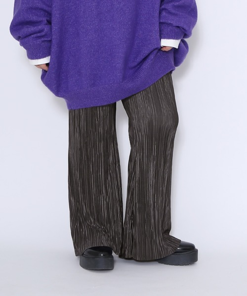 PUNYUS（プニュズ）の「クリスタルプリーツフレアパンツ（その他パンツ・レディース・ダークグリーン/ダークグレー/ブラック・1/4/3/2）」の12枚目の写真