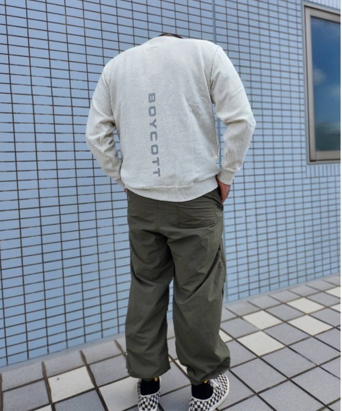 BOYCOTT(ボイコット)の「【BOYCOTT:ボイコット】バックロゴトレーナー/10oz(オンス)裏起毛ヘビーウェイトスウェット(スウェット・メンズ・ブラック/ライトグレー/ネイビー/グレー・MEDIUM/X-LARGE/LARGE)」の7枚目の写真