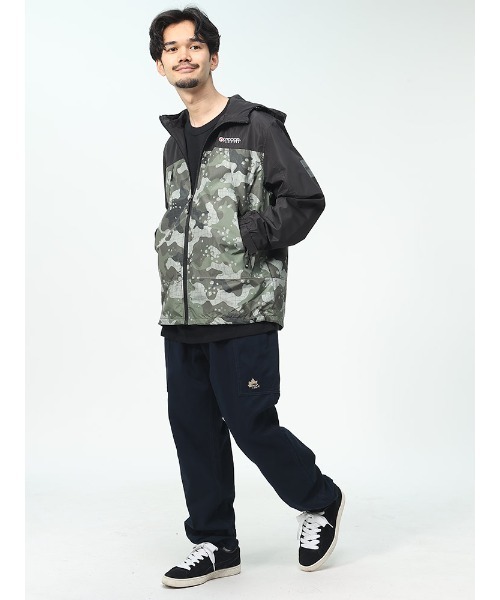 OUTDOOR PRODUCTS(アウトドアプロダクツ)の「裏メッシュ 迷彩切り替え パーカー(ナイロンジャケット・メンズ・カーキ/ブラック・M/L/LL)」の11枚目の写真