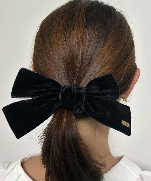 E&C closet…（イーアンドシークローゼット）の「ビックベロアリボンヘアゴム（ヘアゴム・レディース・ブラック・FREE）」の4枚目の写真