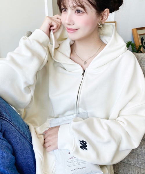 完売モデル★ドゥロワー ロゴ刺繍 サイドジップ コットンカシミヤ裏毛パーカー Drawer（ドゥロワー）の「Drawer コットンカシミヤ裏毛パーカー