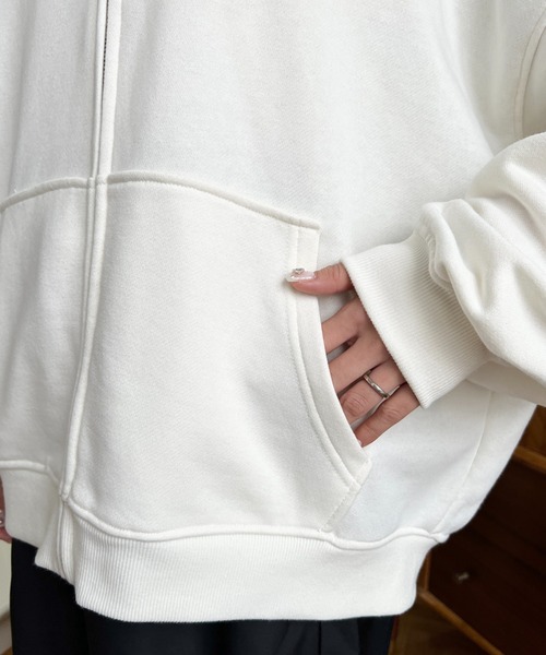 LOULOU select(ルルセレクト)の「TC裏毛袖ワンポイントバック刺繍ジップアップパーカー(パーカー・レディース・ブラック/アイボリー/ベージュ/オートミール・M/L)」の22枚目の写真