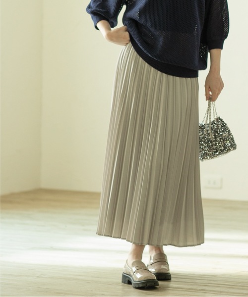 OPAQUE.CLIP（オペークドットクリップ）の「◆シャンブレープリーツスカート【洗濯機洗い可】（スカート・レディース・ライトベージュ/オフホワイト/チャコールグレー/ライトグレー・38/40/42）」の3枚目の写真