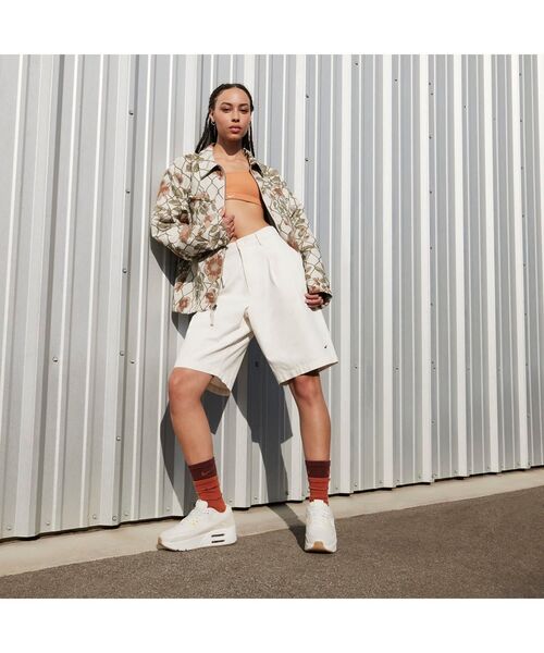 NIKE（ナイキ）の「ナイキ エア マックス 90 LV8 ウィメンズシューズ / Nike Air Max 90 LV8 Women's Shoes＜22-29cm 展開＞（スニーカー・レディース・アイボリー/グレー×ピンク/グレー系/ホワイト/ホワイト系その他2/ブラウン系その他2/ホワイト系その他3/ホワイト系その他5/ホワイト系その他4/ホワイト系その他6・28/25/24/29/25.5/24.5/27.5/23.5/27/23/22/26/22.5/26.5/28.5）」の18枚目の写真