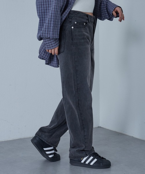 COLONY 2139（コロニートゥーワンスリーナイン）の「ローライズワイドレッグデニム（デニムパンツ・レディース・ブルー/ブラック/サックスブルー・SMALL/MEDIUM/LARGE）」の11枚目の写真