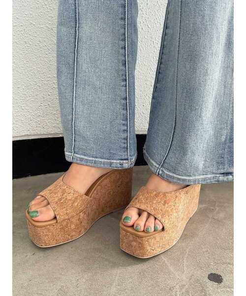 GYDA(ジェイダ)の「コルクウェッジサンダル(サンダル・レディース・ベージュ/アイボリー・LARGE/MEDIUM/SMALL)」の4枚目の写真