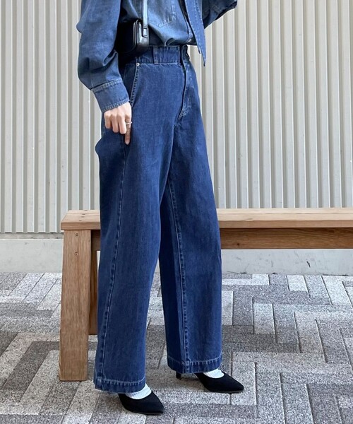 fredy emue(フレディエミュ)の「セミワイドデニムパンツ(デニムパンツ・レディース・ブルー/サックスブルー・38/36)」の1枚目の写真