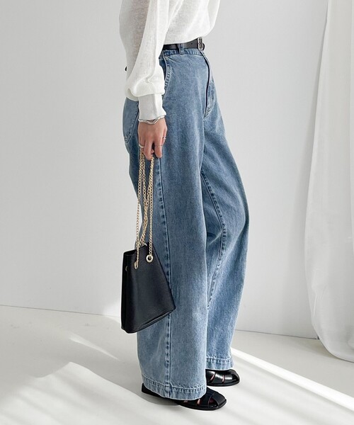 fredy emue(フレディエミュ)の「セミワイドデニムパンツ(デニムパンツ・レディース・ブルー/サックスブルー・38/36)」の16枚目の写真