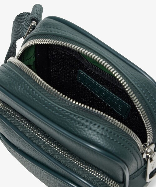 LACOSTE(ラコステ)の「ANGY グレインレザー クロスオーバーショルダーバッグ(ショルダーバッグ・メンズ・ブラック/オフホワイト/ダークグリーン・FREE)」の10枚目の写真