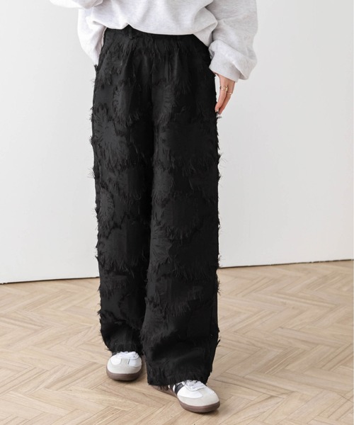 AMELY(エミリー)の「フリンジストレートパンツ(その他パンツ・レディース・ホワイト/ブラック・L/M)」の2枚目の写真