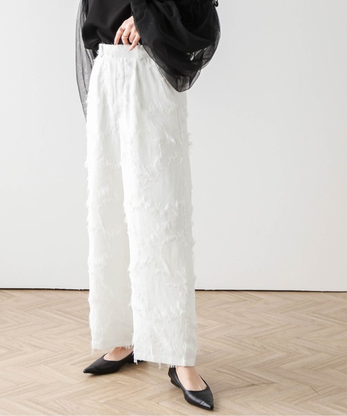 AMELY(エミリー)の「フリンジストレートパンツ(その他パンツ・レディース・ホワイト/ブラック・L/M)」の4枚目の写真